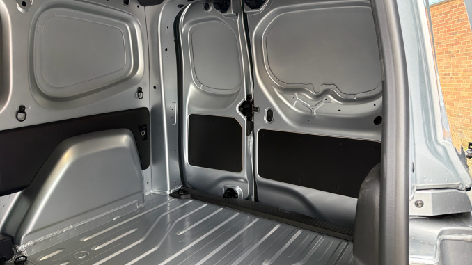Renault Kangoo L1 Diesel ML19 Blue dCi 95 Extra Van - Image 14